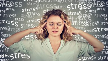 Kan stress ervoor zorgen dat afvallen niet lukt? Dit is hoe het werkt